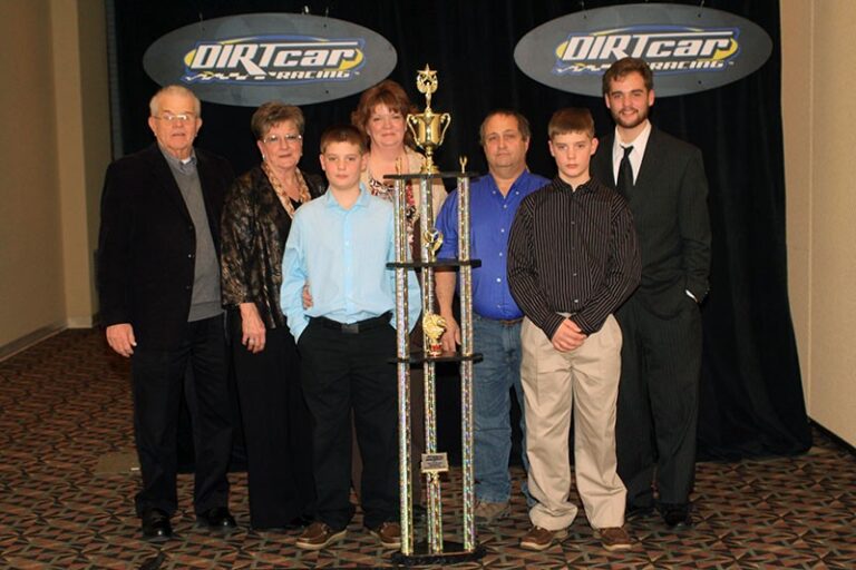 Federated Auto Parts Raceway at I-55 awarded 2014 UMP DIRTcar Track of the Year!