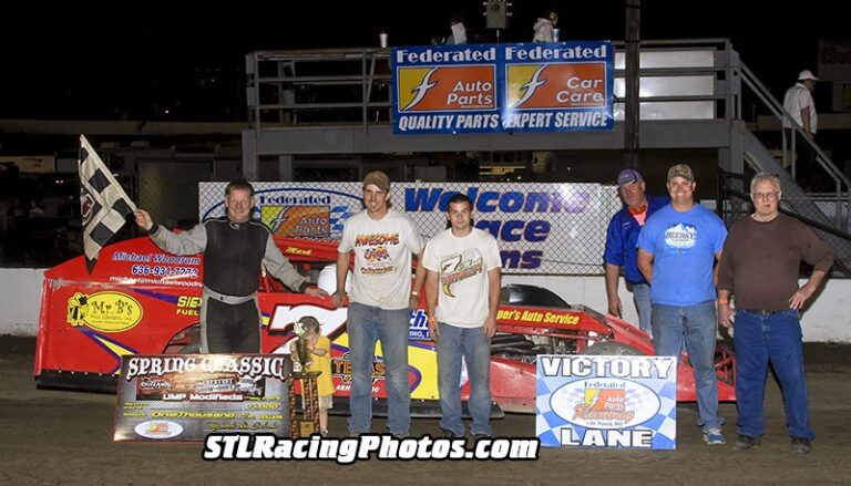 May 2nd, 2015: Mark Miner takes UMP DIRTcar Modified win at Federated Auto Parts Raceway at I-55!