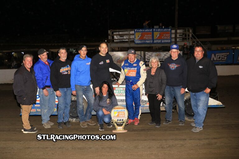 Ken Schrader takes UMP DIRTcar Modified win at Federated Auto Parts Raceway at I-55